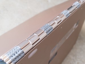 Lenovo Yoga 2-in-1 watchband hinge