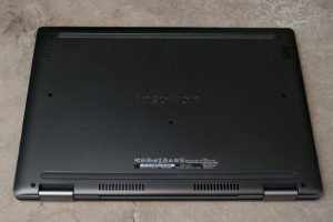 Dell Inspiron 13 7000 review unit underside