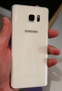 Samsung Galaxy Note5 does not have a removable back panel