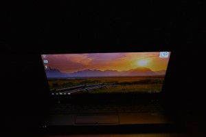HP Zbook 14 G2 screen forward