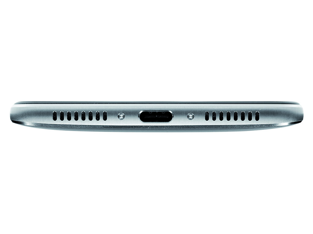 the mate 9 by contrast has a standard headset port and a separate micro usb port