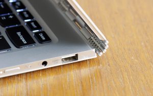 The watchband hinge of the Lenovo Yoga 910
